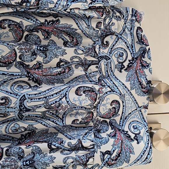 NWOT Boston Proper Paisley Blouson Long Sleeved open Arm Blouse. LARGE. Blue - Picture 9 of 13